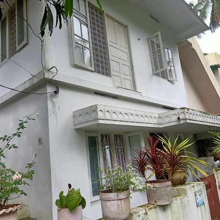 Jestine Homestay Kochi Extérieur photo