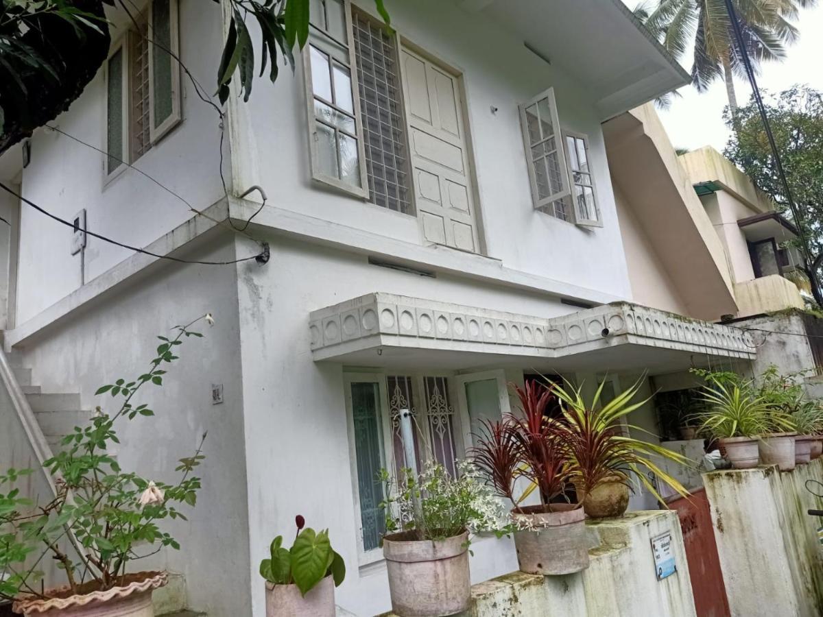 Jestine Homestay Kochi Extérieur photo